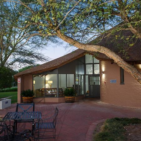 Protea Hotel By Marriott Oudtshoorn Riempie Estate Экстерьер фото