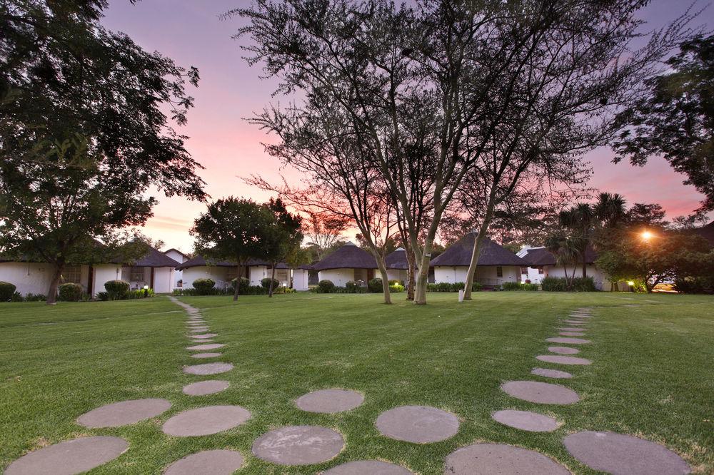 Protea Hotel By Marriott Oudtshoorn Riempie Estate Экстерьер фото
