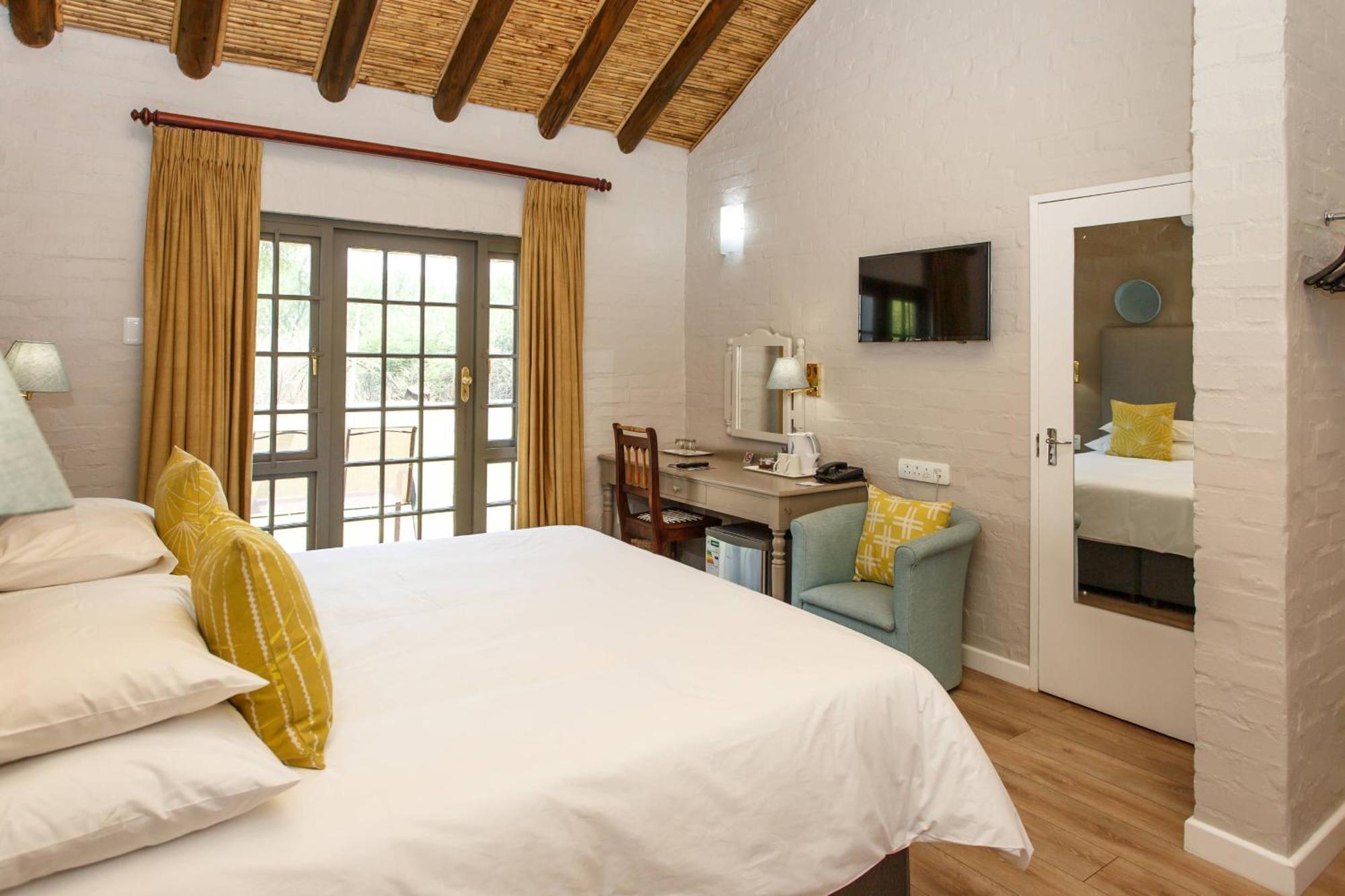 Protea Hotel By Marriott Oudtshoorn Riempie Estate Экстерьер фото