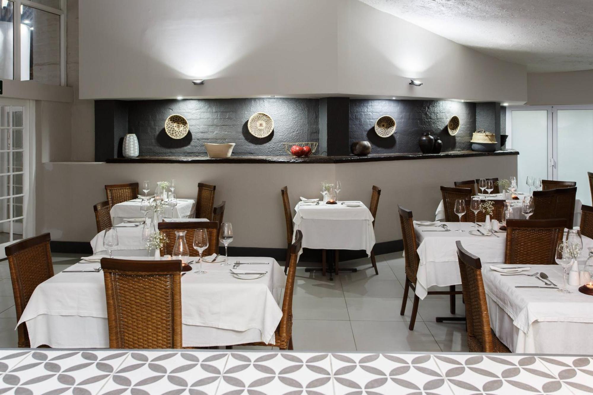 Protea Hotel By Marriott Oudtshoorn Riempie Estate Экстерьер фото