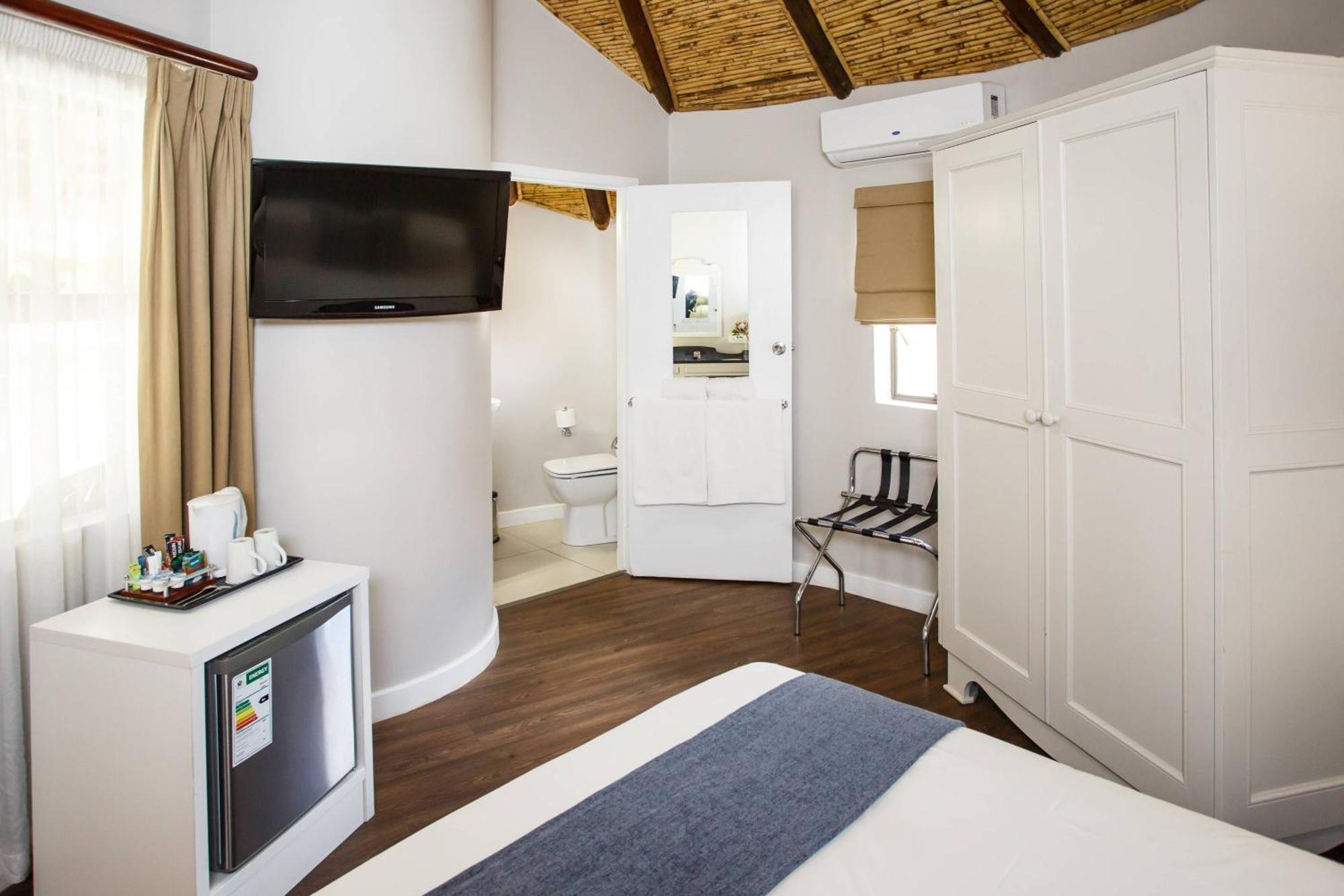 Protea Hotel By Marriott Oudtshoorn Riempie Estate Экстерьер фото